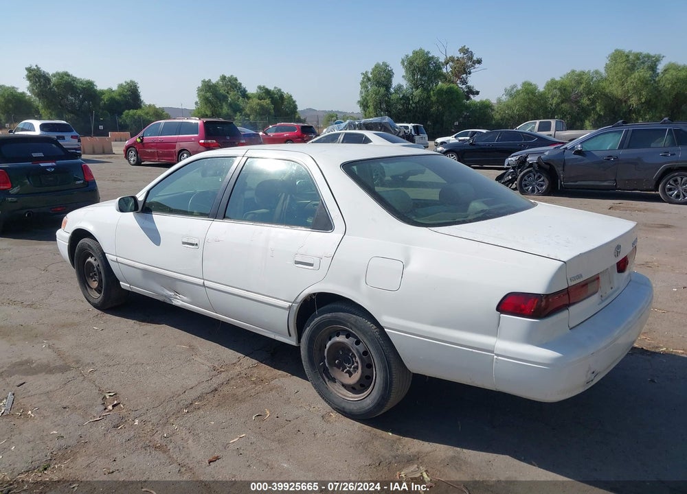 1998 TOYOTA CAMRY LE VIN: JT2BG22K1W0195784