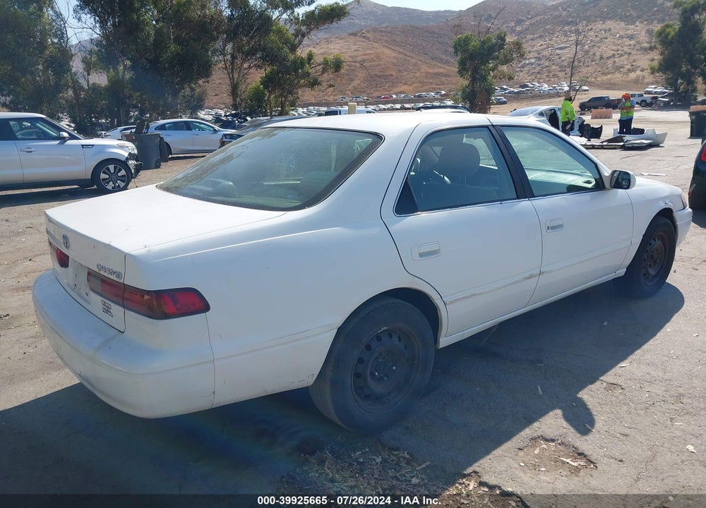1998 TOYOTA CAMRY LE VIN: JT2BG22K1W0195784