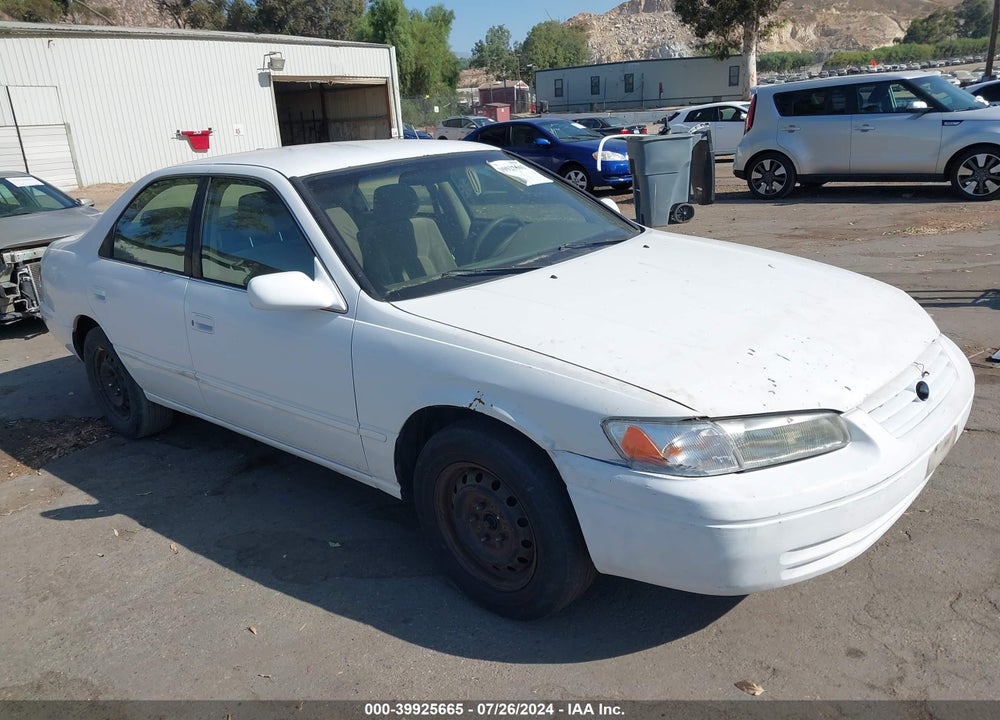 1998 TOYOTA CAMRY LE VIN: JT2BG22K1W0195784