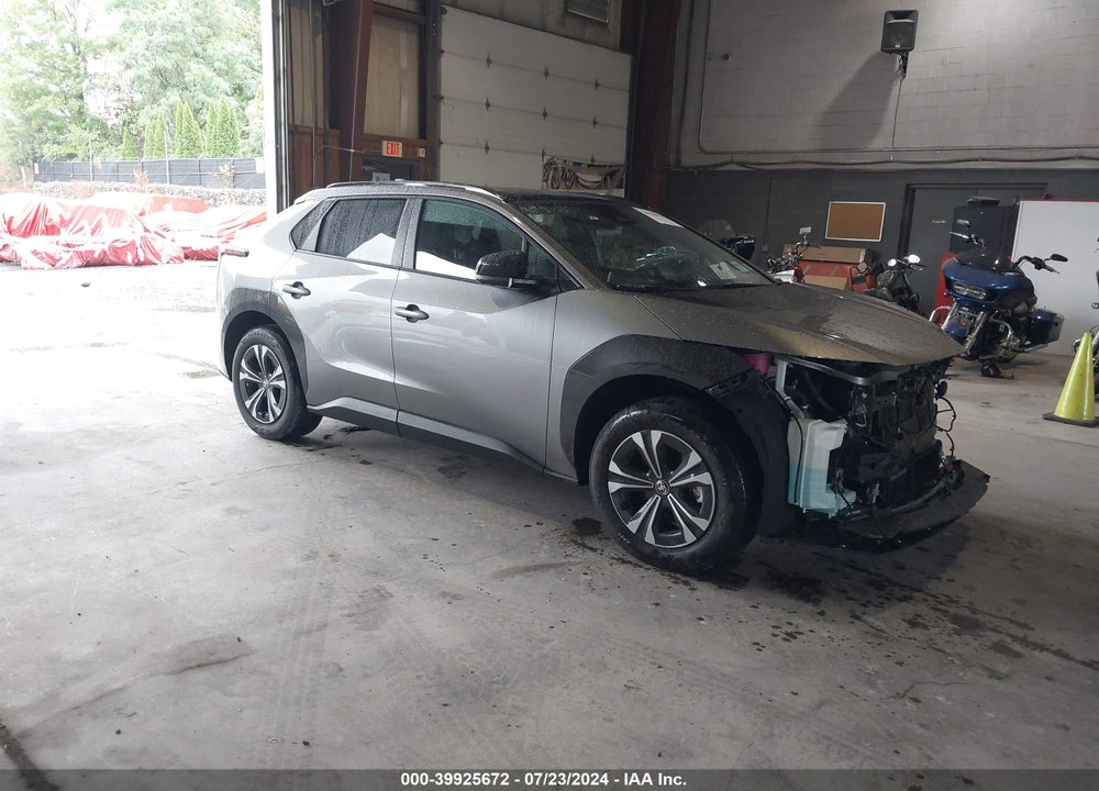 2024 TOYOTA BZ4X XLE VIN: JTMABACA8RA062312