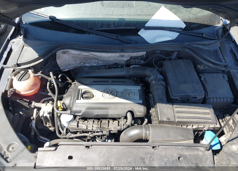 2016 VOLKSWAGEN TIGUAN R-LINE VIN: WVGAV7AX1GW016687