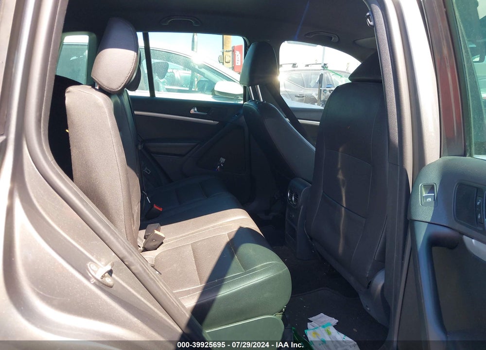 2016 VOLKSWAGEN TIGUAN R-LINE VIN: WVGAV7AX1GW016687