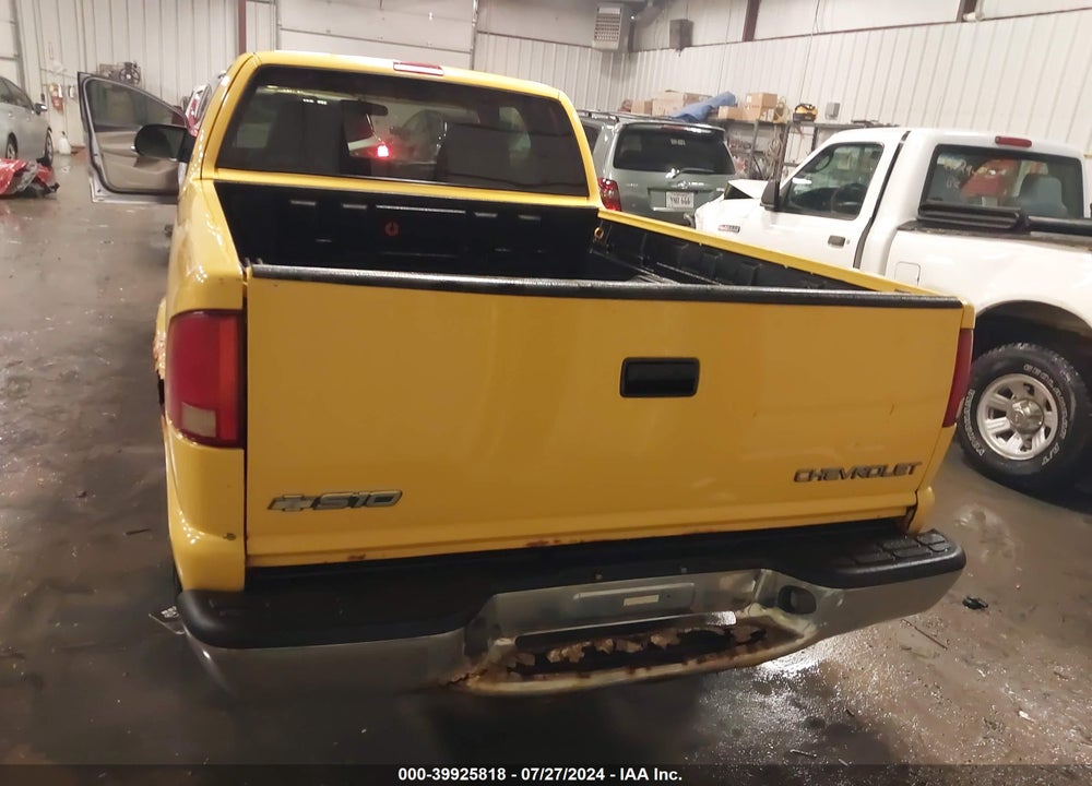 2003 CHEVROLET S-10 LS VIN: 1GCDT19X438256730