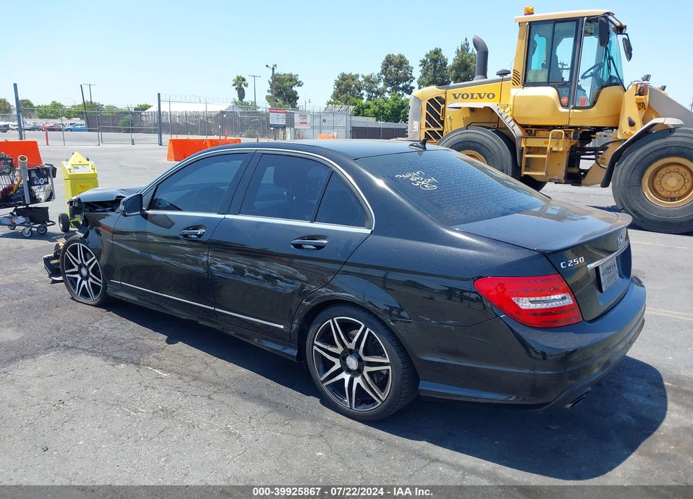 2013 MERCEDES-BENZ C 250 VIN: WDDGF4HB5DR246530