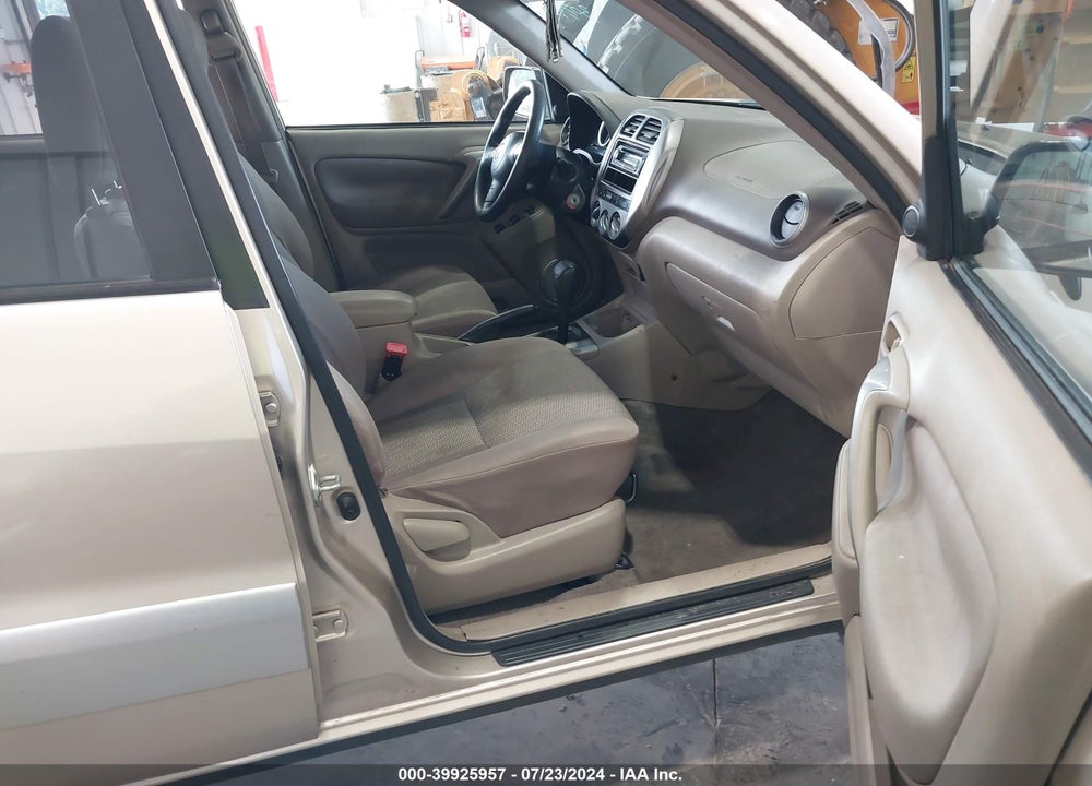 2004 TOYOTA RAV4 VIN: JTEGD20V840006186