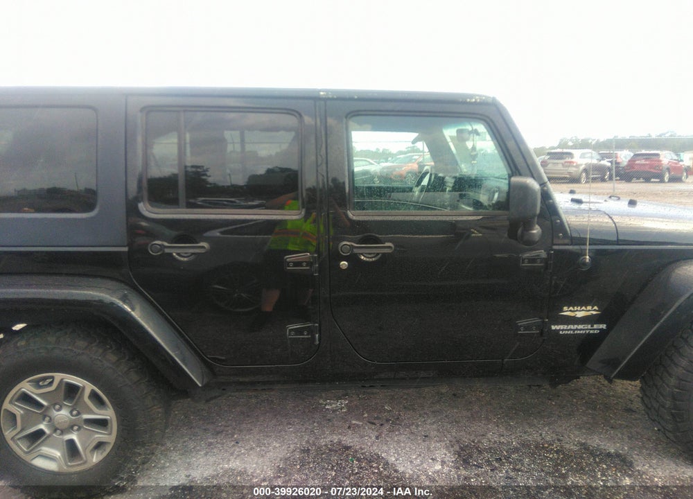 2014 JEEP WRANGLER UNLIMITED SAHARA VIN: 1C4BJWEG8EL304553