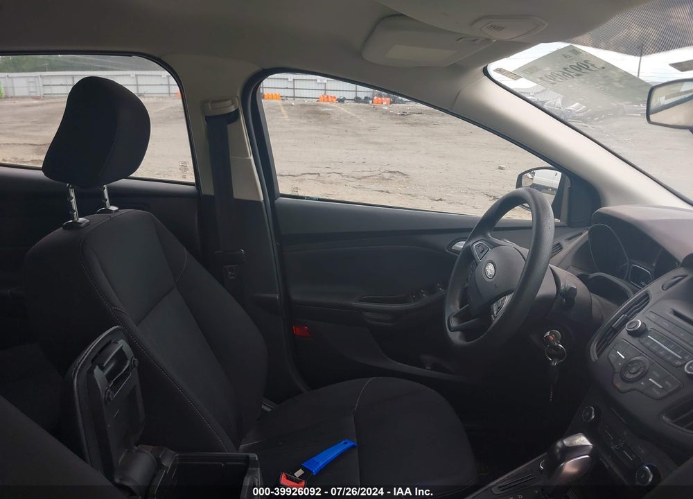 2015 FORD FOCUS SE VIN: 1FADP3F27FL291617