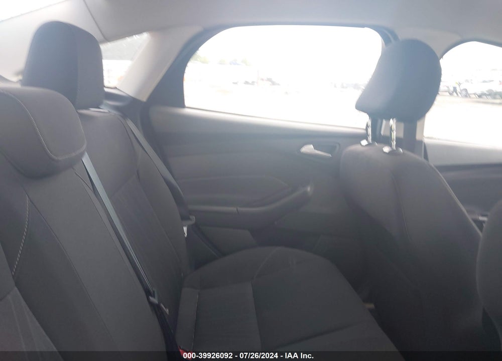 2015 FORD FOCUS SE VIN: 1FADP3F27FL291617