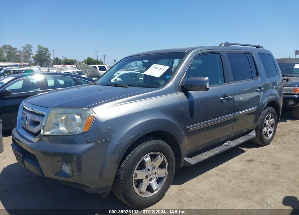 2011 HONDA PILOT TOURING VIN: 5FNYF3H94BB011626