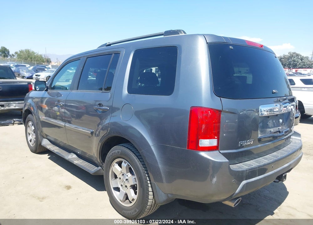 2011 HONDA PILOT TOURING VIN: 5FNYF3H94BB011626