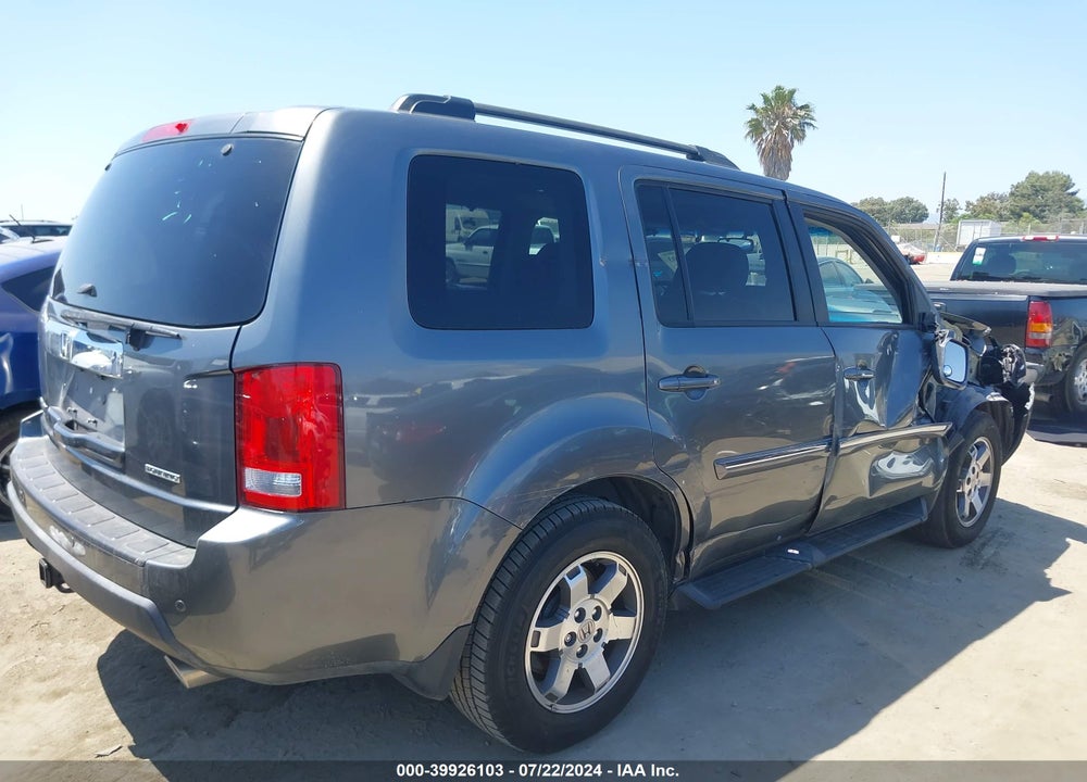 2011 HONDA PILOT TOURING VIN: 5FNYF3H94BB011626