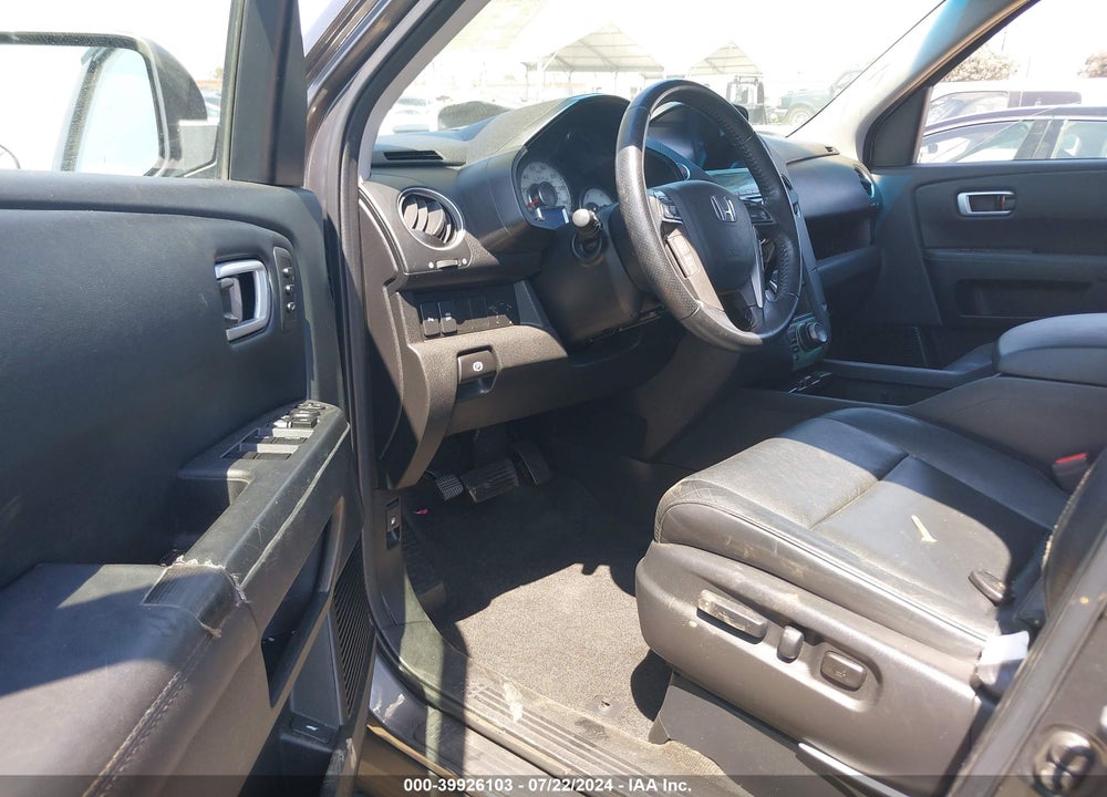 2011 HONDA PILOT TOURING VIN: 5FNYF3H94BB011626