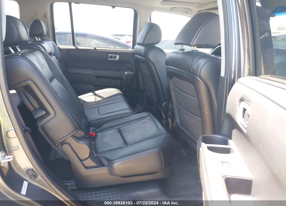 2011 HONDA PILOT TOURING VIN: 5FNYF3H94BB011626