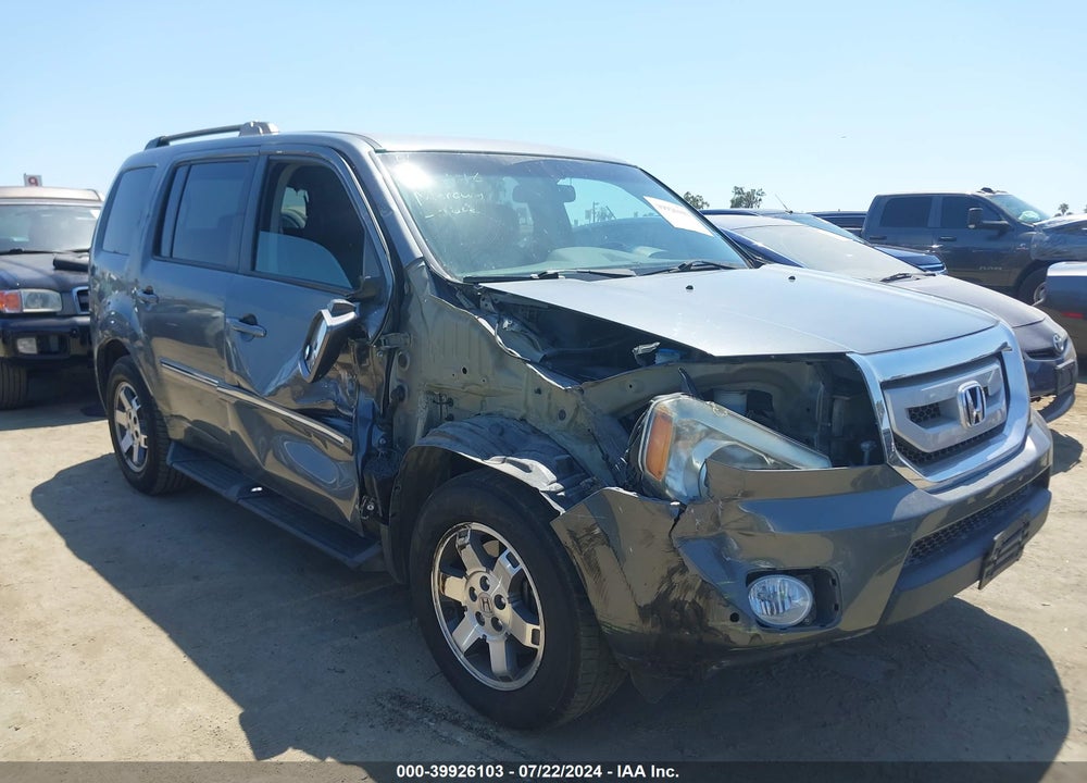 2011 HONDA PILOT TOURING VIN: 5FNYF3H94BB011626