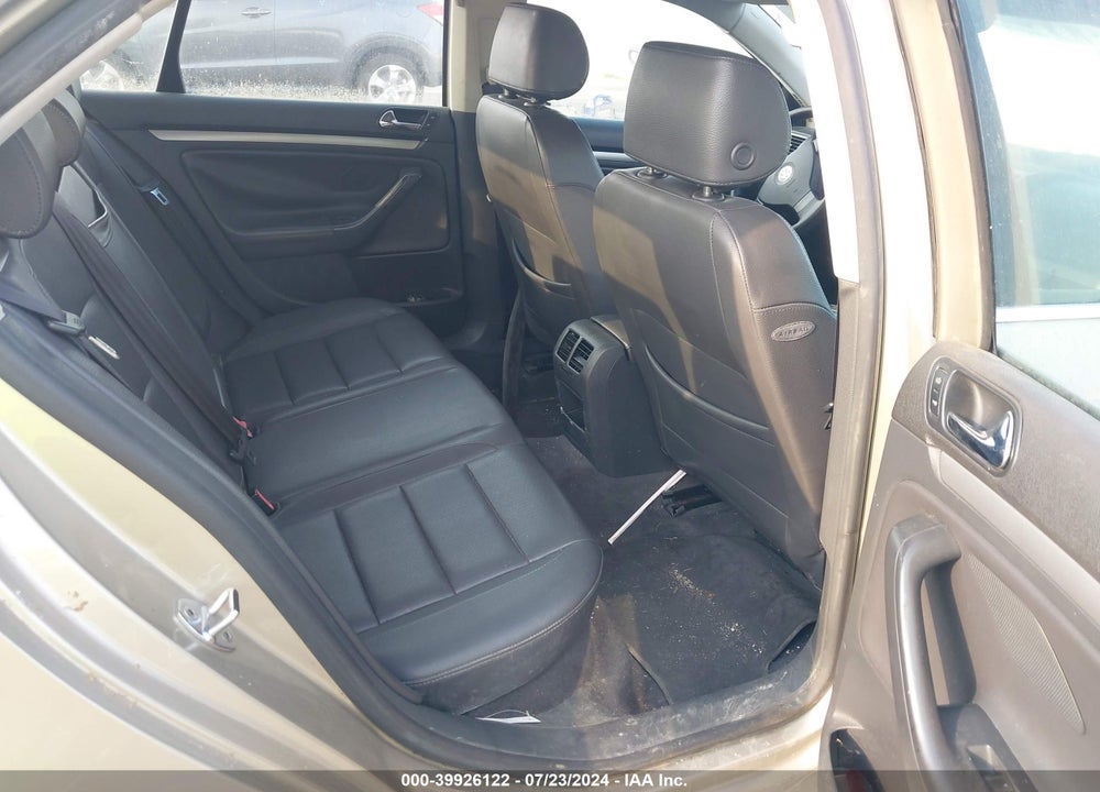 2005 VOLKSWAGEN JETTA 2.5 VIN: 3VWRF71K25M615732