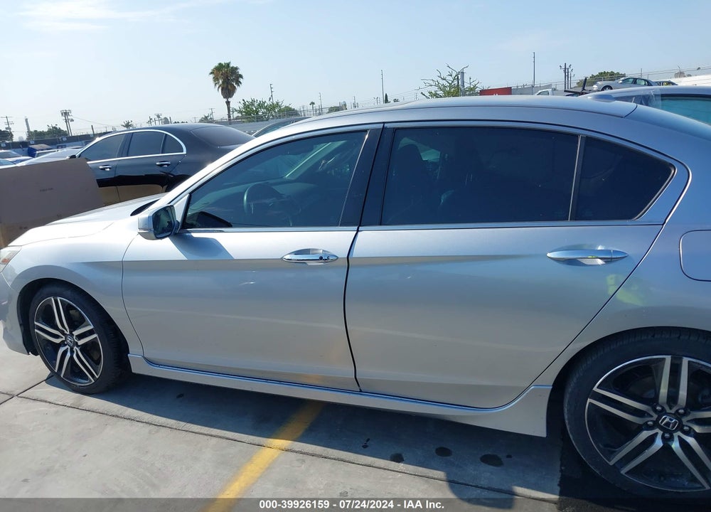 2017 HONDA ACCORD TOURING V6 VIN: 1HGCR3F93HA033205