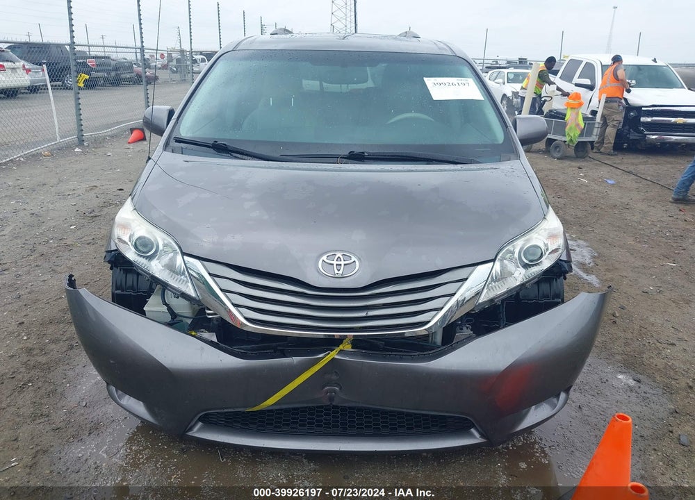 2011 TOYOTA SIENNA XLE V6 VIN: 5TDYK3DC7BS115195