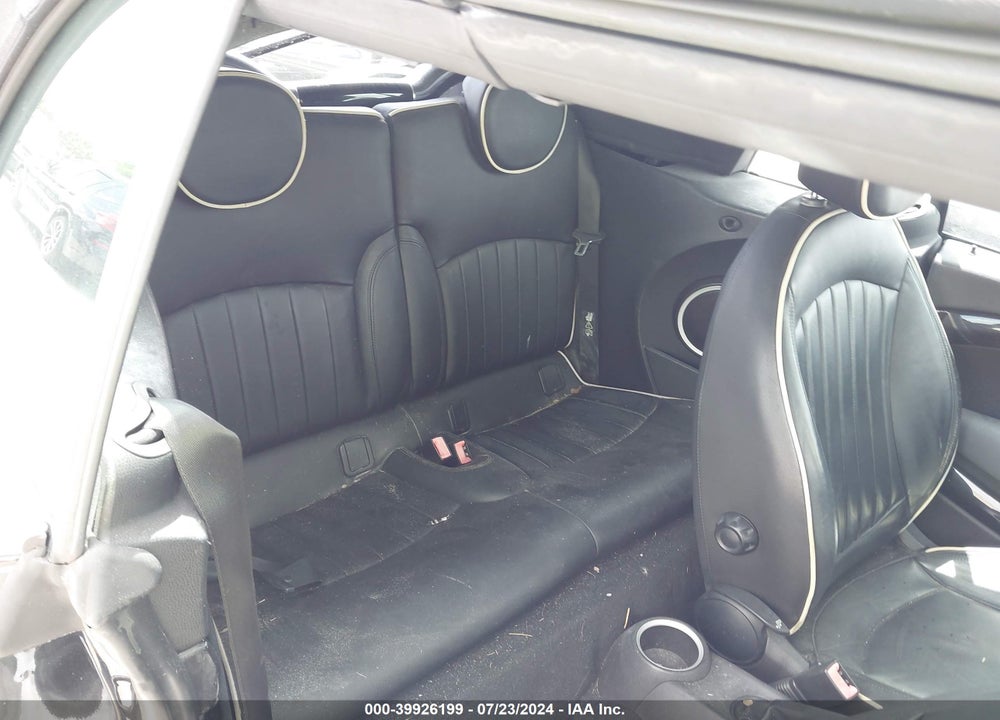 2010 MINI COOPER S VIN: WMWMS3C57ATY08878