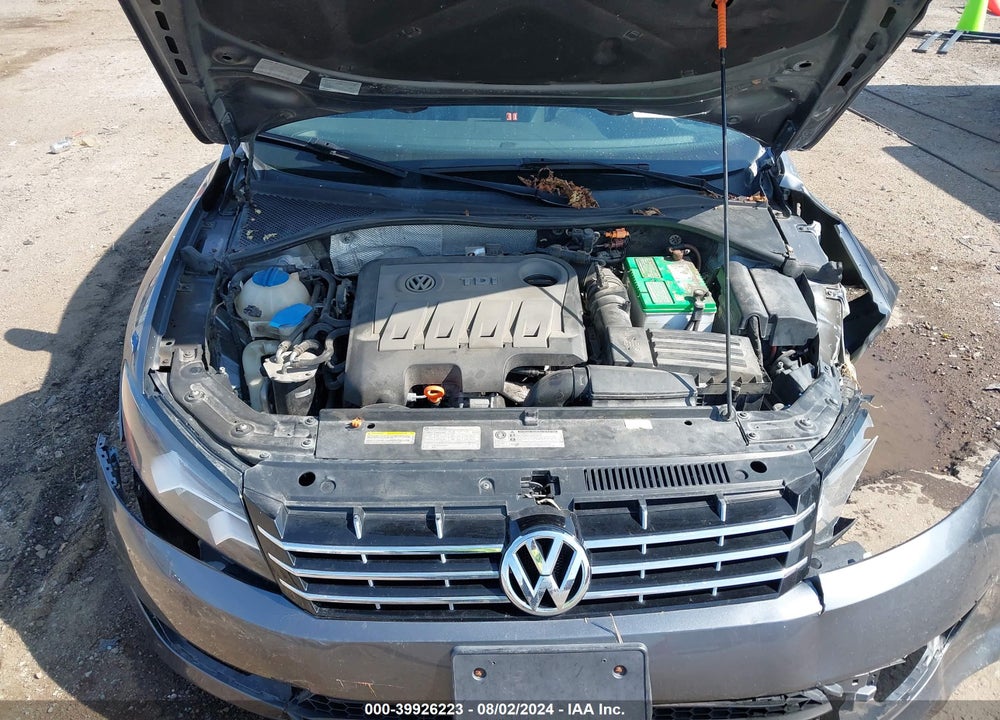 2013 VOLKSWAGEN PASSAT 2.0L TDI SE VIN: 1VWBN7A35DC032648
