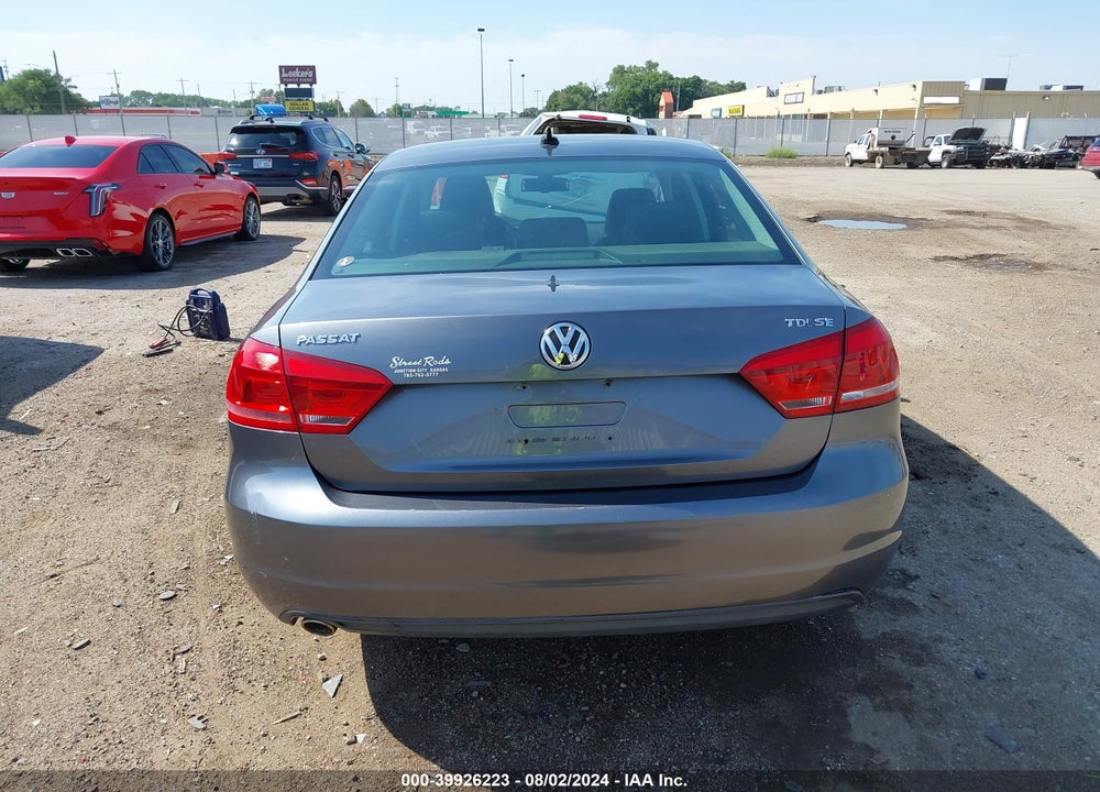 2013 VOLKSWAGEN PASSAT 2.0L TDI SE VIN: 1VWBN7A35DC032648