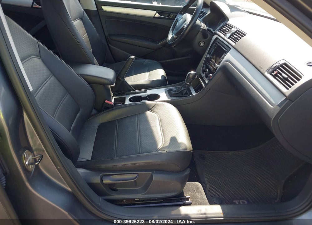 2013 VOLKSWAGEN PASSAT 2.0L TDI SE VIN: 1VWBN7A35DC032648