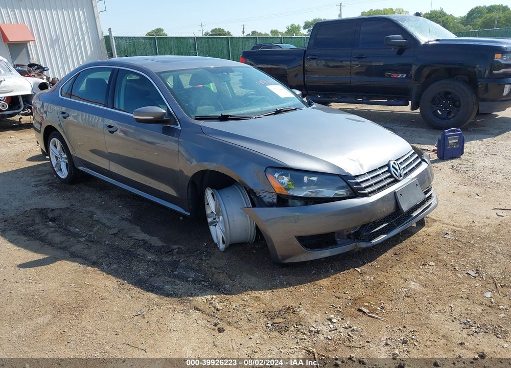 2013 VOLKSWAGEN PASSAT 2.0L TDI SE VIN: 1VWBN7A35DC032648