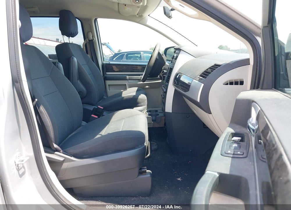 2010 DODGE GRAND CARAVAN SXT VIN: 2D4RN5D18AR458663