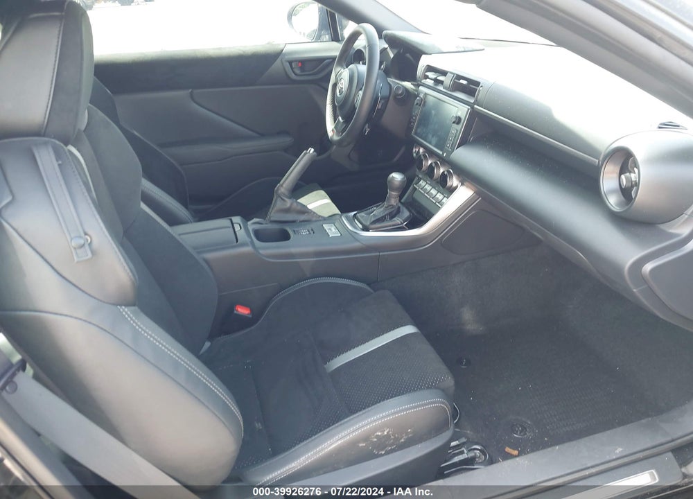 2024 TOYOTA GR86 PREMIUM VIN: JF1ZNBE15R8752397