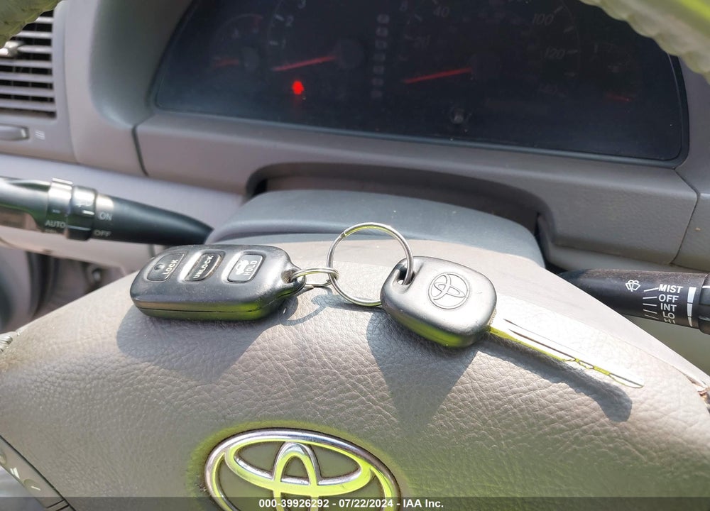 2005 TOYOTA CAMRY XLE V6 VIN: 4T1BF30K25U609032