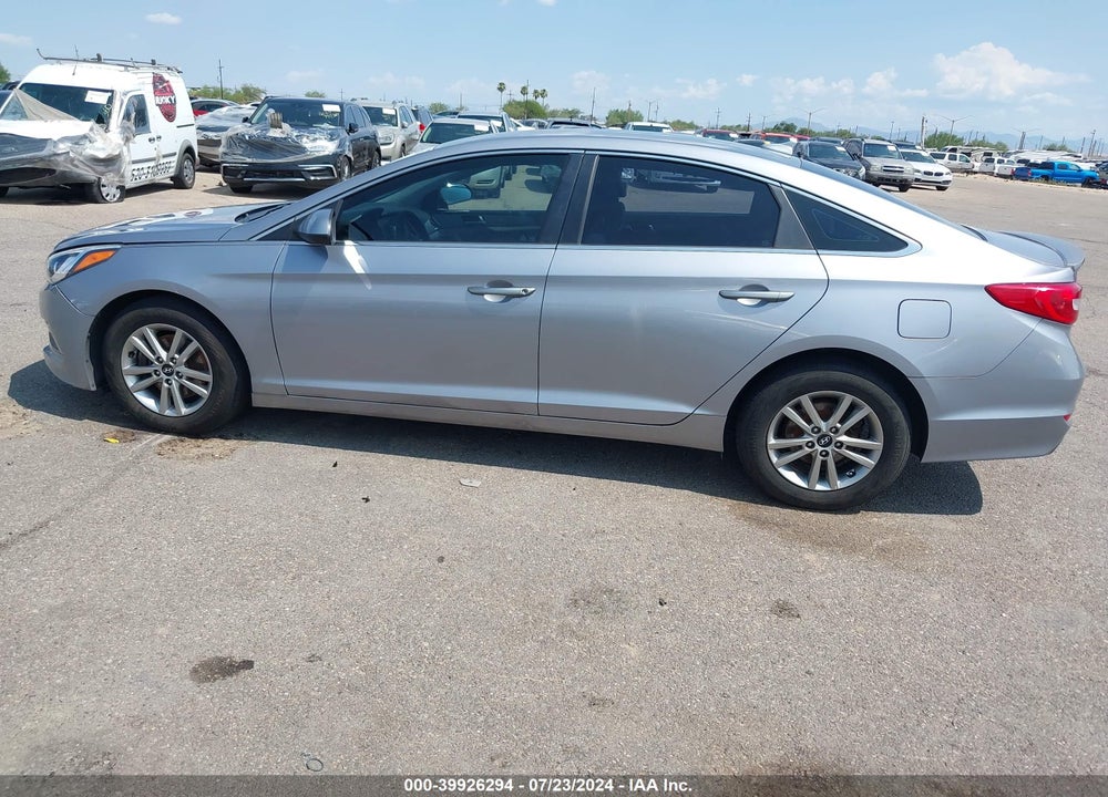 2015 HYUNDAI SONATA SE VIN: 5NPE24AF1FH156313