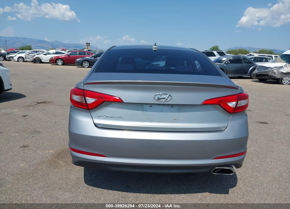 2015 HYUNDAI SONATA SE VIN: 5NPE24AF1FH156313