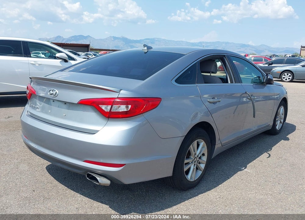 2015 HYUNDAI SONATA SE VIN: 5NPE24AF1FH156313
