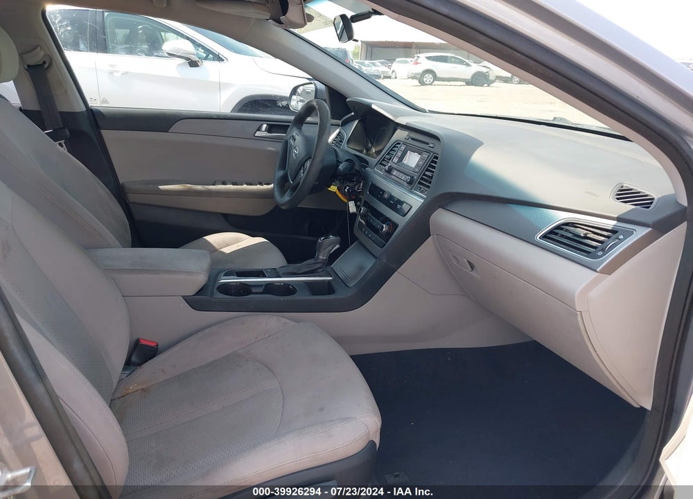 2015 HYUNDAI SONATA SE VIN: 5NPE24AF1FH156313