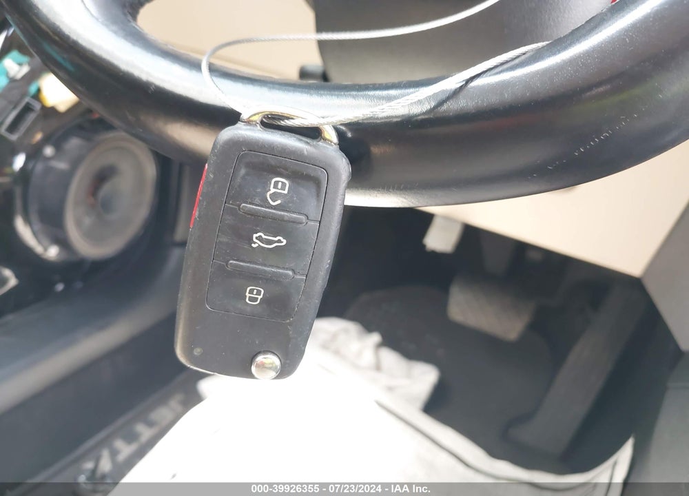 2017 VOLKSWAGEN JETTA 1.4T SE VIN: 3VWDB7AJ2HM225005