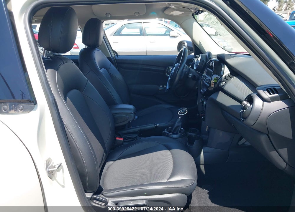2016 MINI HARDTOP COOPER VIN: WMWXU1C50G2E16760