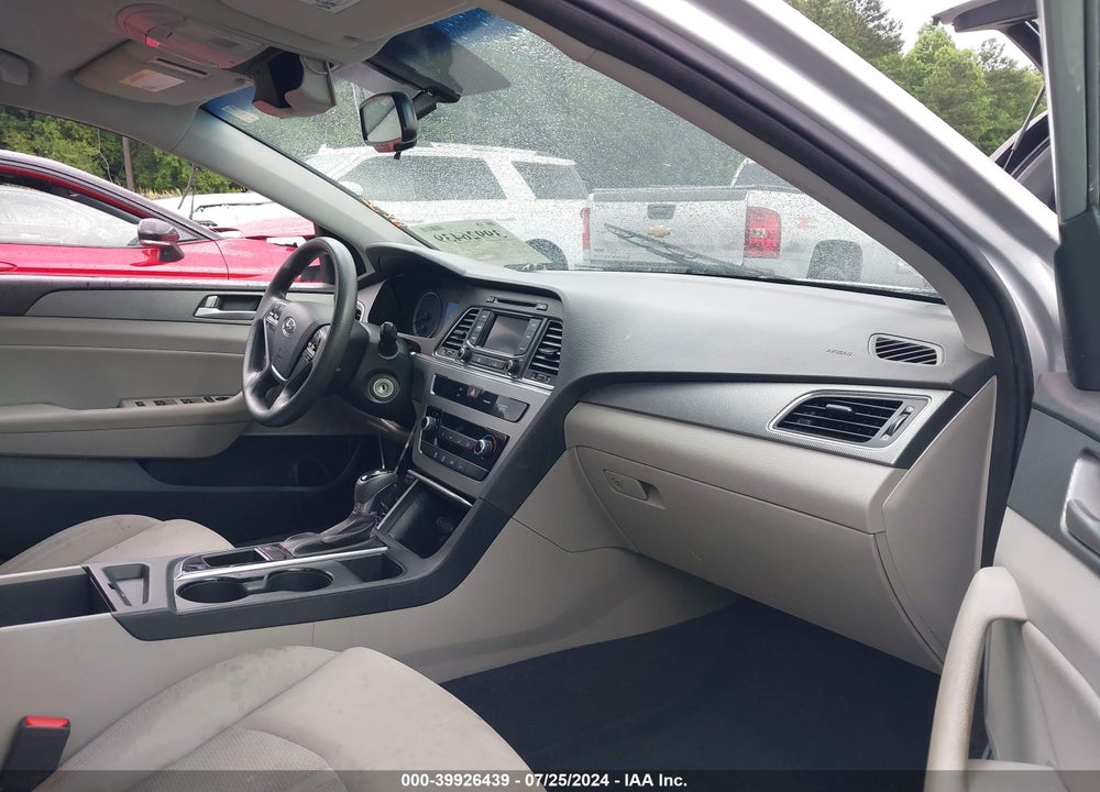 2015 HYUNDAI SONATA SE VIN: 5NPE24AF0FH246696