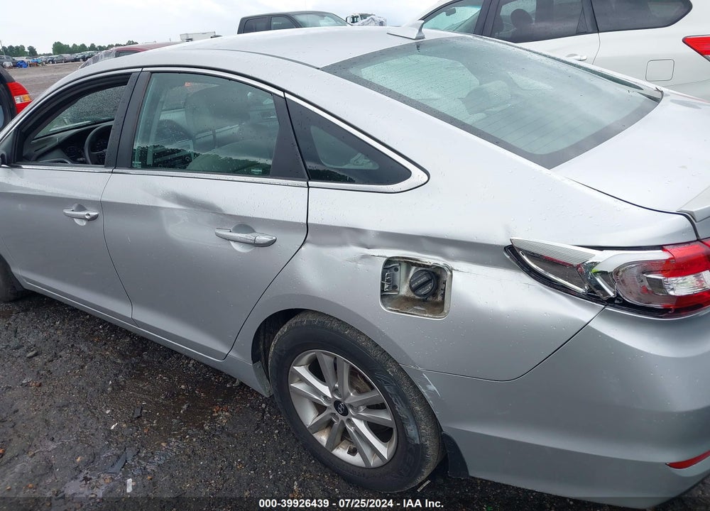 2015 HYUNDAI SONATA SE VIN: 5NPE24AF0FH246696