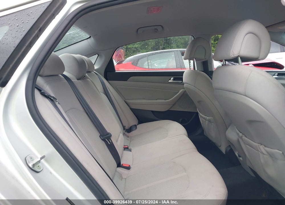 2015 HYUNDAI SONATA SE VIN: 5NPE24AF0FH246696