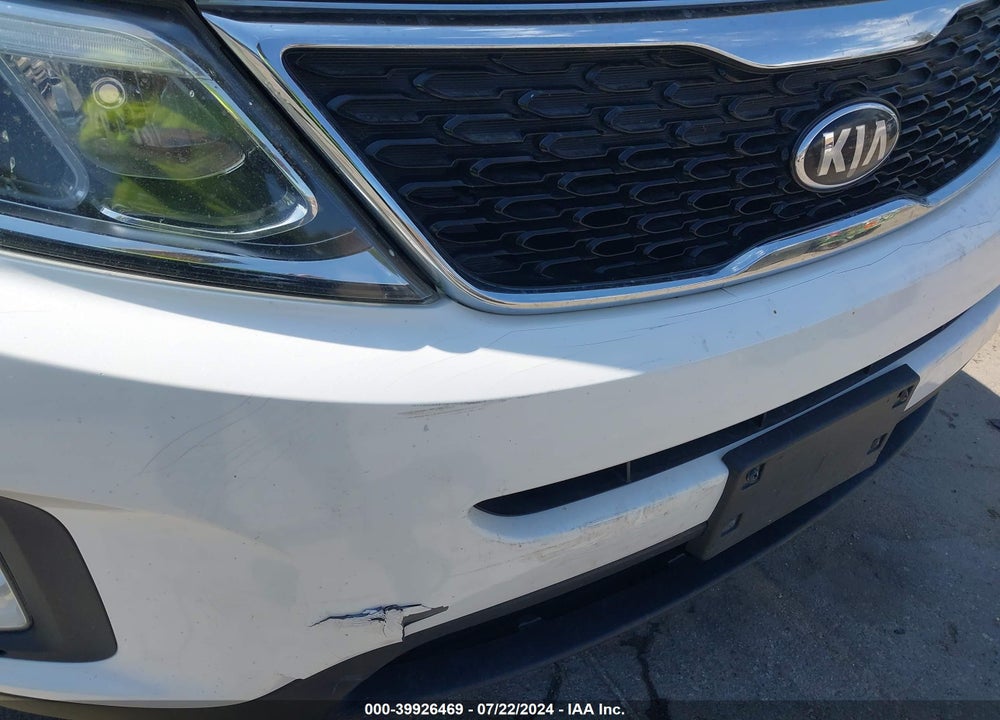 2015 KIA SORENTO LX VIN: 5XYKT4A67FG654636
