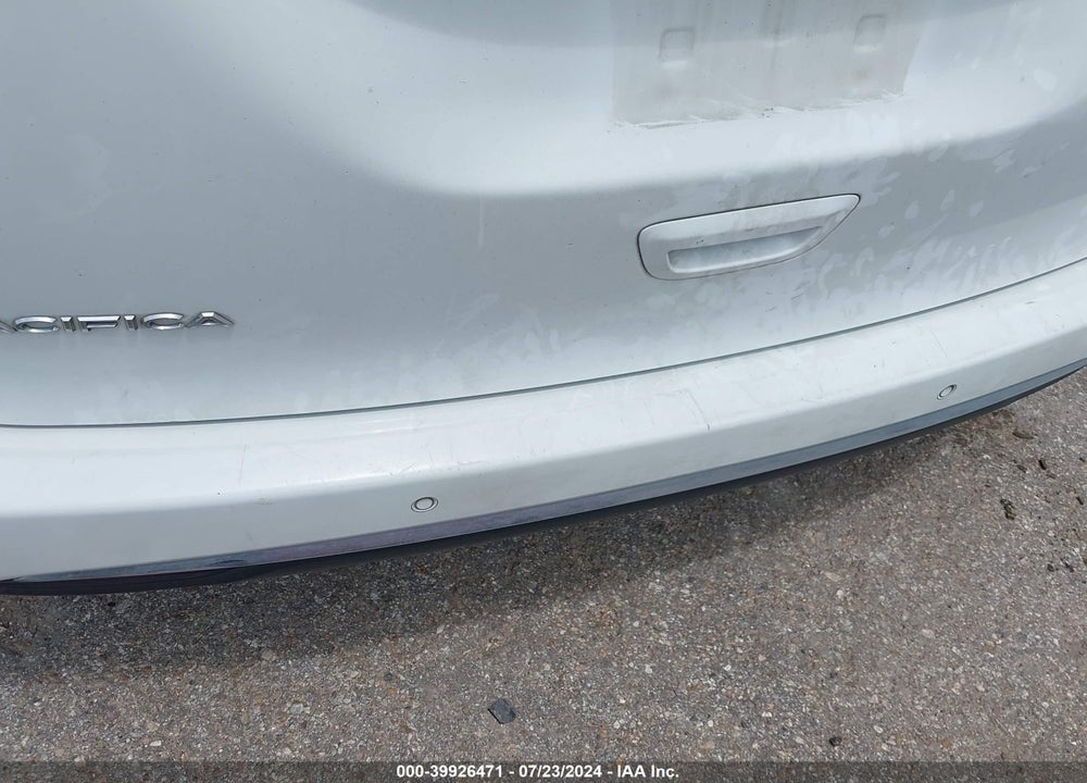 2020 CHRYSLER PACIFICA TOURING L VIN: 2C4RC1BGXLR279918