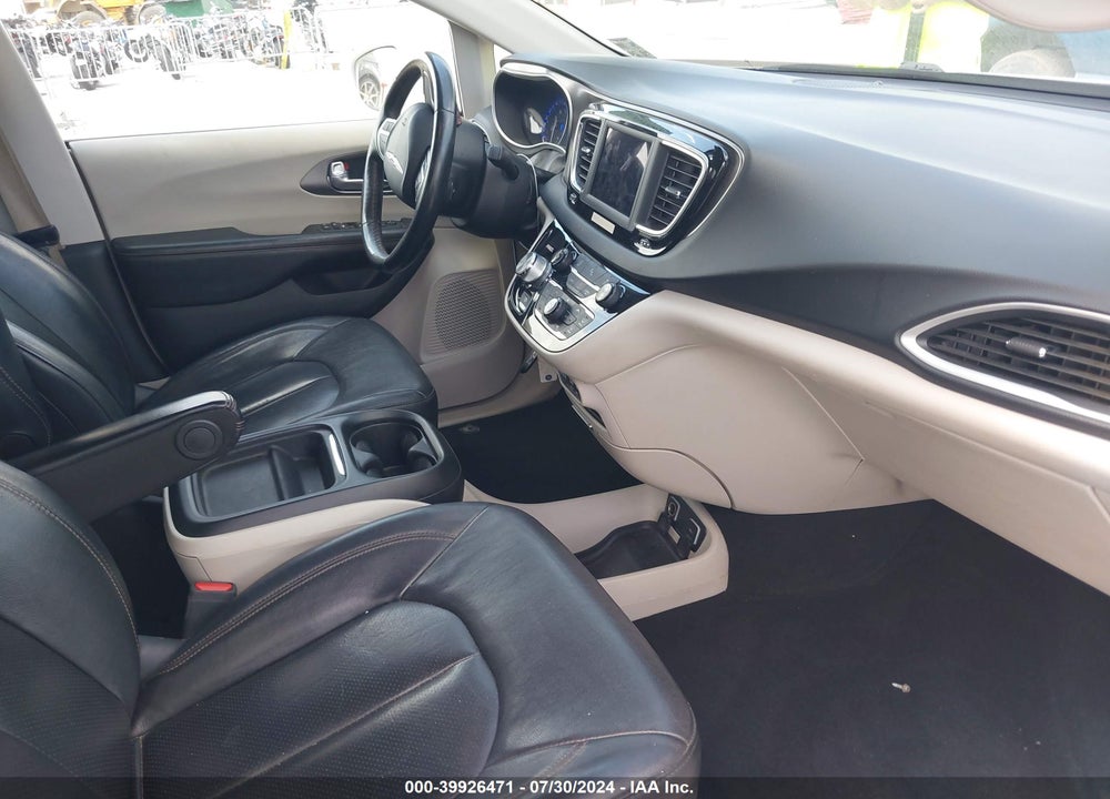 2020 CHRYSLER PACIFICA TOURING L VIN: 2C4RC1BGXLR279918