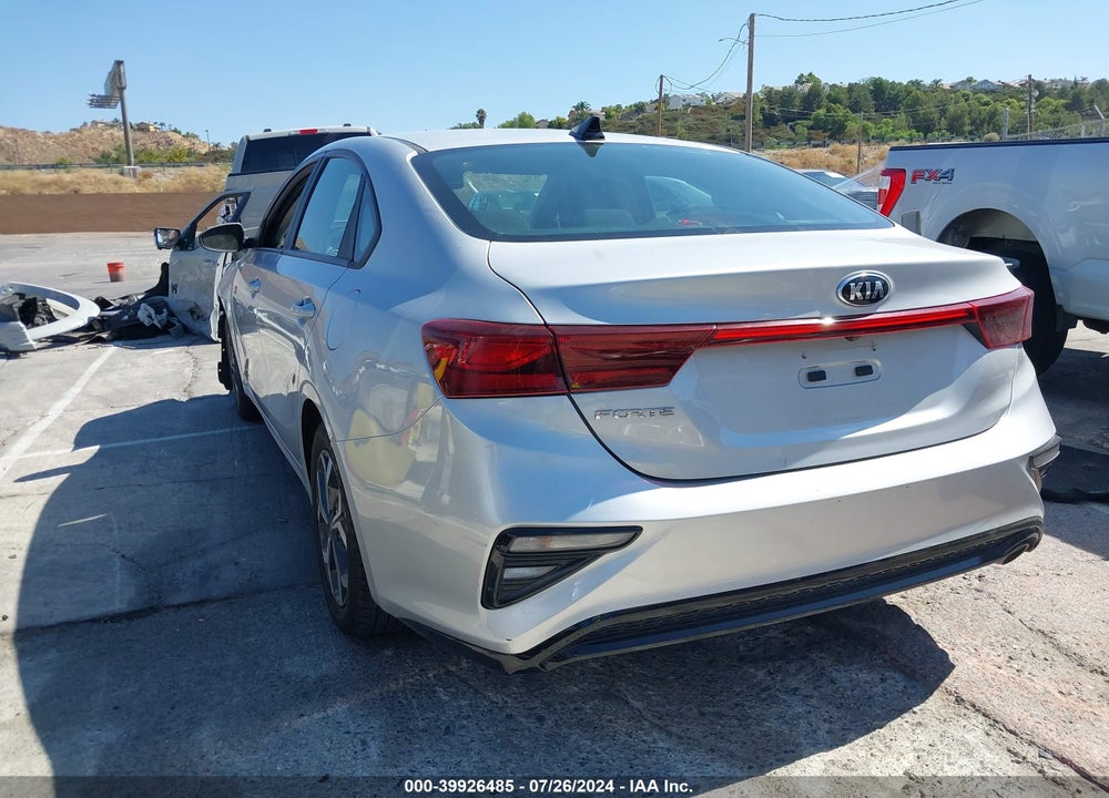 2021 KIA FORTE LXS VIN: 3KPF24AD1ME378161
