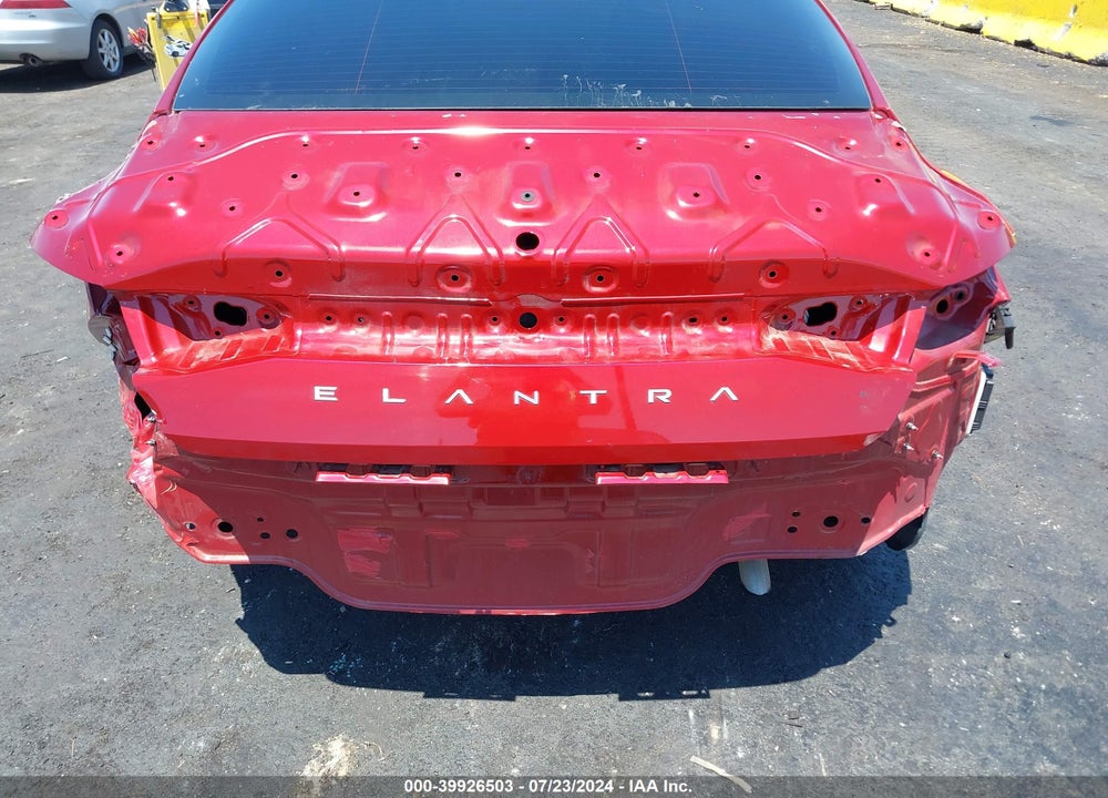 2024 HYUNDAI ELANTRA VIN: KMHLM4DG9RU698674