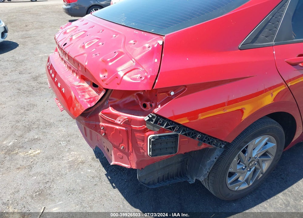 2024 HYUNDAI ELANTRA VIN: KMHLM4DG9RU698674