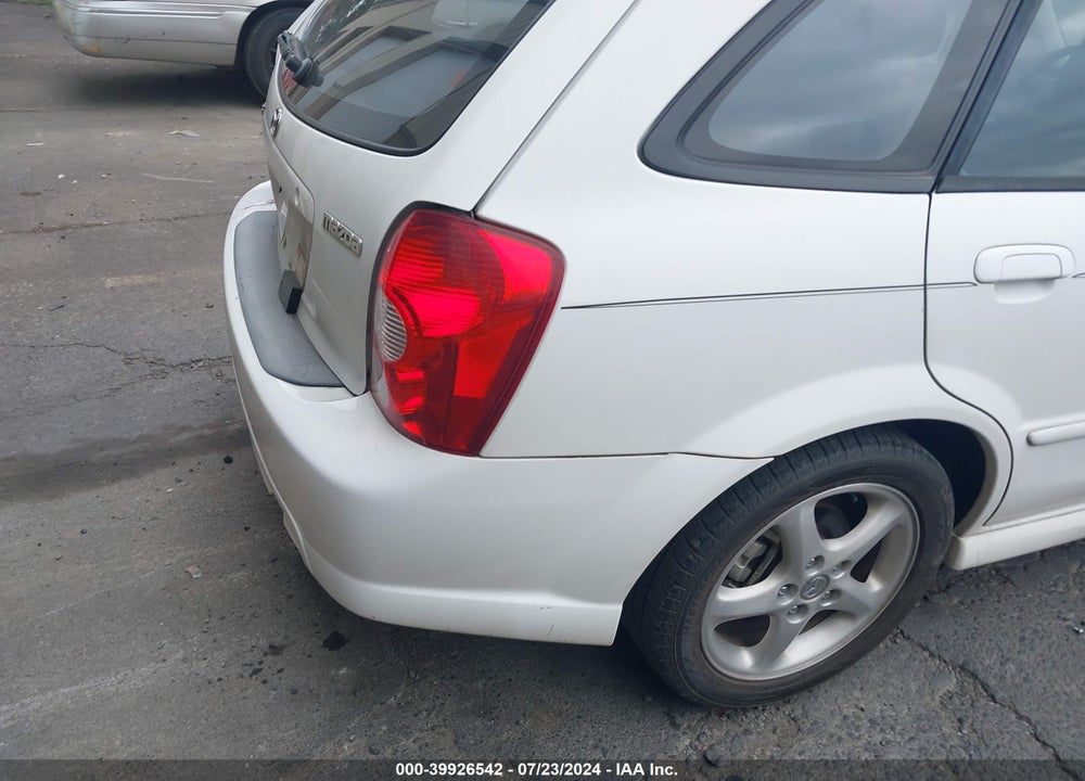 2002 MAZDA PROTEGE5 VIN: JM1BJ245521618533