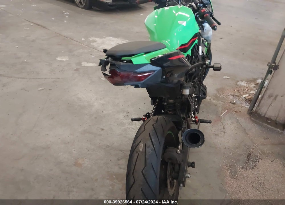 2022 KAWASAKI EX400 VIN: JKAEXKG11NDAF4041