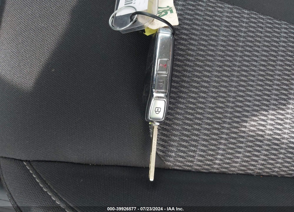 2022 KIA SORENTO LX VIN: 5XYRG4LC7NG076218