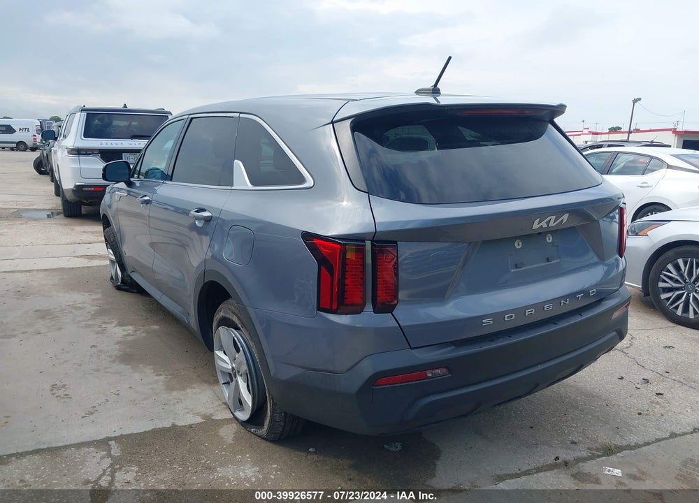 2022 KIA SORENTO LX VIN: 5XYRG4LC7NG076218
