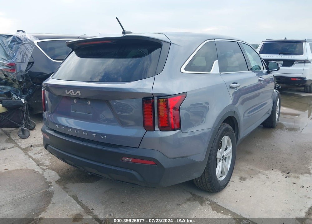 2022 KIA SORENTO LX VIN: 5XYRG4LC7NG076218