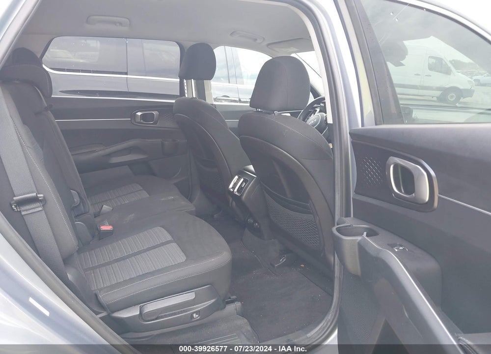 2022 KIA SORENTO LX VIN: 5XYRG4LC7NG076218